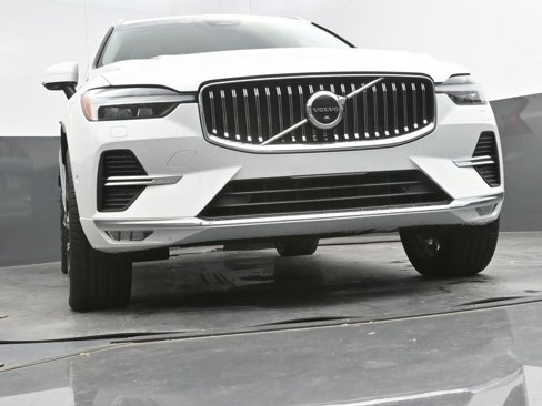Certified 2023 Volvo XC60 B5 Ultimate w/ Protection Package Premier image 22