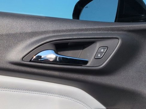 Certified 2025 Chevrolet Trax LT w/ Driver Confidence Package image 20
