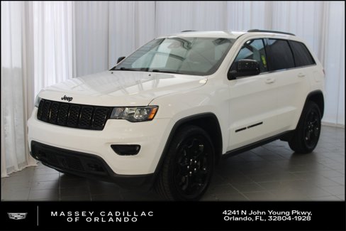 Used 2020 Jeep Grand Cherokee Laredo image 1