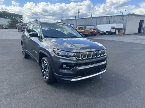 Used 2022 Jeep Compass Limited image 3