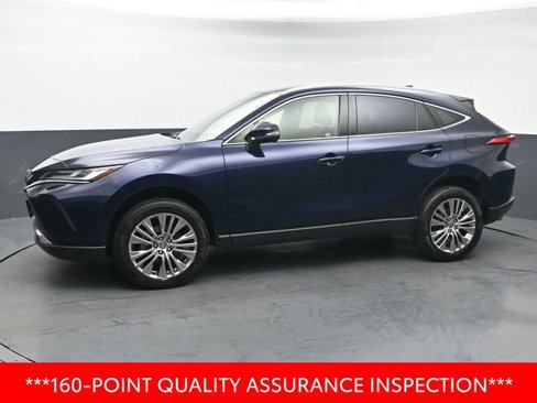 Certified 2022 Toyota Venza XLE image 2