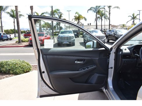 Used 2022 Nissan Sentra SV image 11