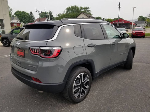 Certified 2022 Jeep Compass Limited image 8