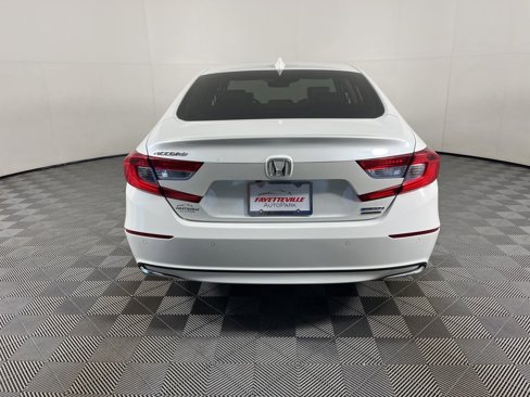 Certified 2018 Honda Accord Touring image 11