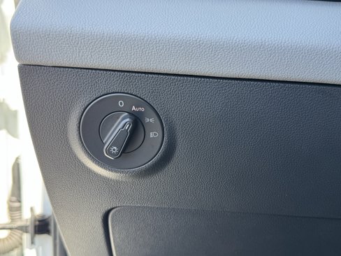 Certified 2023 Volkswagen Taos SE image 30