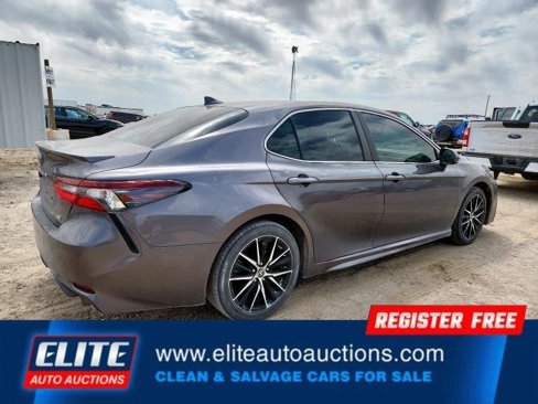 Used 2021 Toyota Camry SE image 6