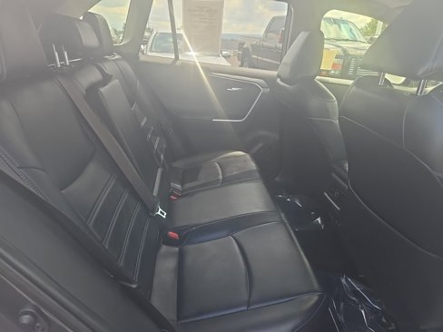 Used 2019 Toyota RAV4 Limited image 39