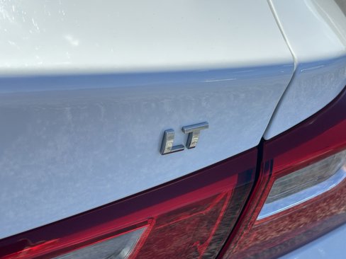 Used 2023 Chevrolet Malibu LT image 14