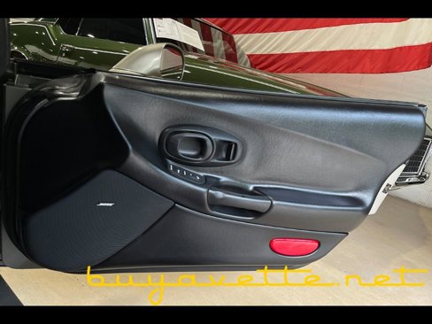 Used 2001 Chevrolet Corvette Coupe w/ Preferred Equipment Group2 image 22