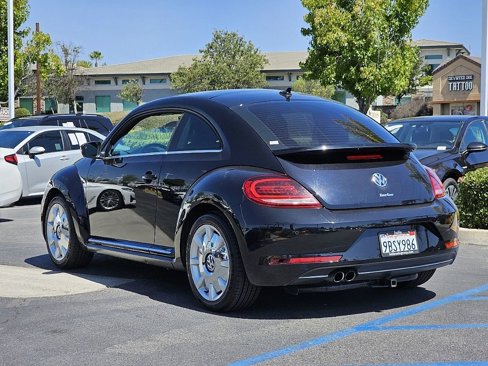 Used 2018 Volkswagen Beetle 2.0T SE w/ SE Premium Package image 13