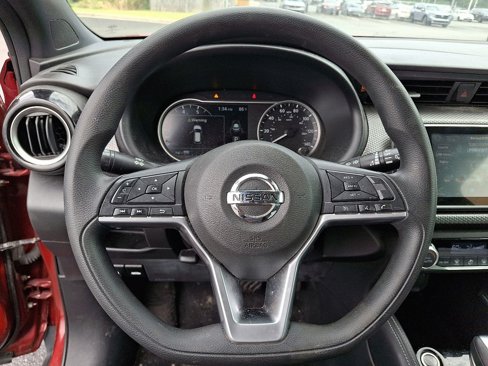 Used 2020 Nissan Kicks SV image 14