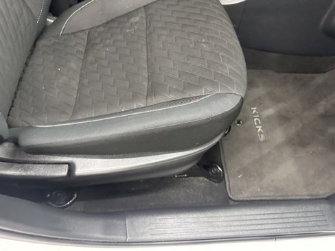 Used 2021 Nissan Kicks SV image 10