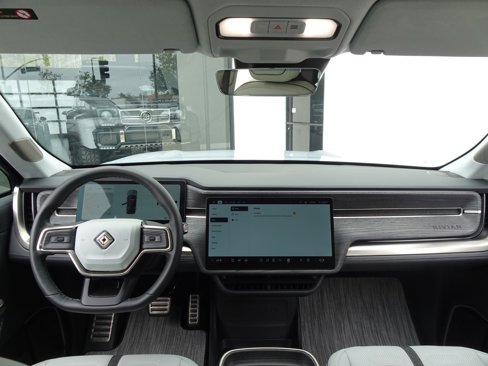 Used 2024 Rivian R1S Adventure image 13