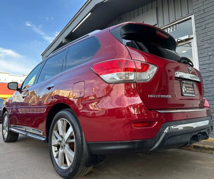 Used 2016 Nissan Pathfinder Platinum image 5