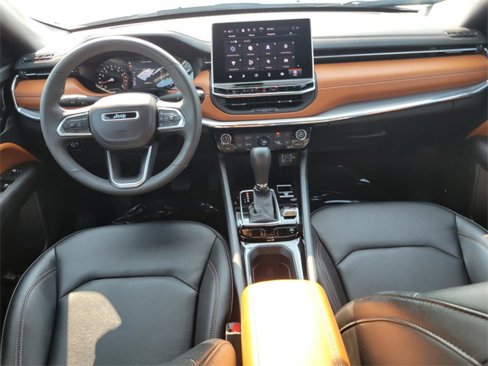 Used 2024 Jeep Compass Limited image 15