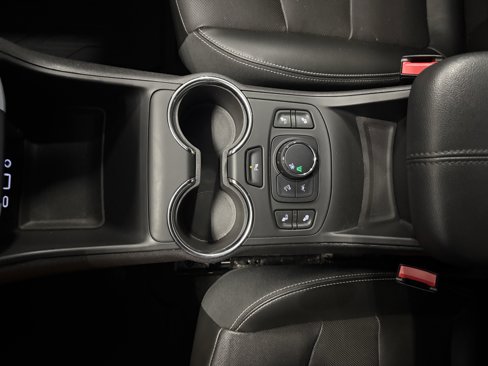 Used 2022 GMC Terrain SLT w/ Infotainment Package II image 14