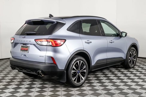 New 2022 Ford Escape SE w/ SE Sport Appearance Package image 3