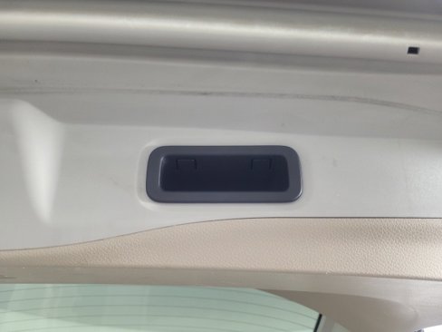 Used 2016 Nissan Rogue SV w/ SV Moonroof Package image 15