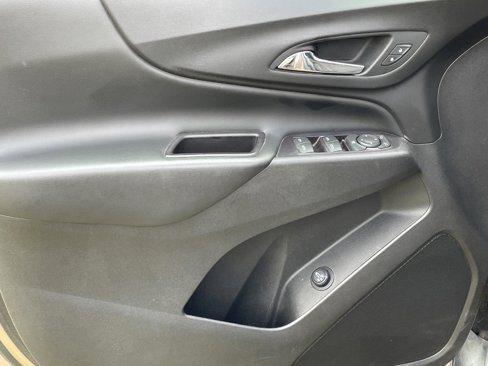 Used 2018 Chevrolet Equinox LT image 13