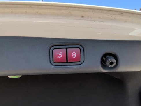 Used 2018 Mercedes-Benz E 300 image 42