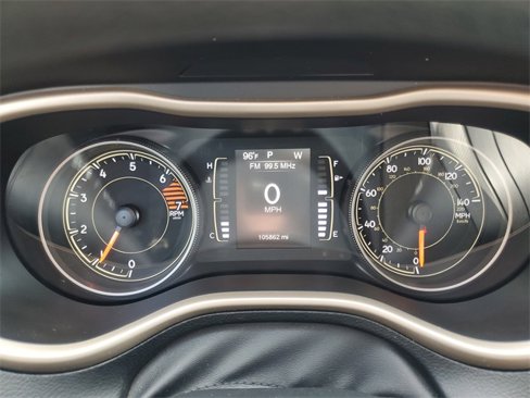 Used 2018 Jeep Cherokee Latitude w/ Safety Group image 16