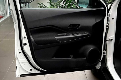 Used 2021 Nissan Kicks S image 19