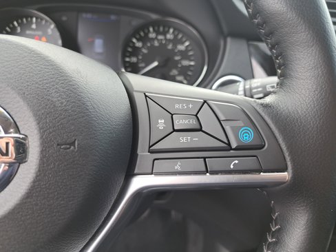 Used 2020 Nissan Rogue SV w/ Sun & Sound Touring Package image 21