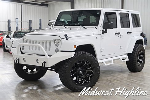 Used 2017 Jeep Wrangler Unlimited Sahara w/ Connectivity Group image 1