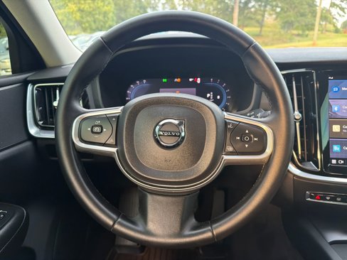 Certified 2023 Volvo S60 B5 Core image 18