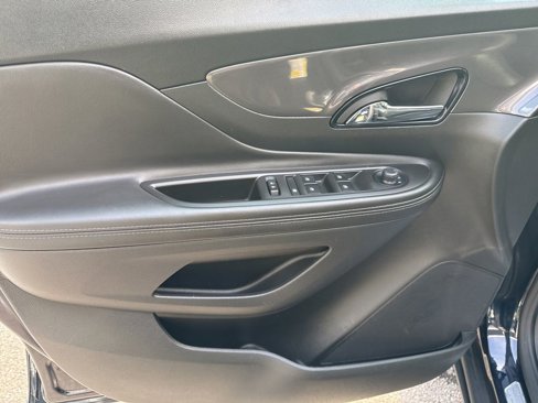 Used 2022 Buick Encore Preferred w/ Safety Package image 9