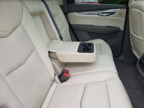 Used 2017 Cadillac XT5 Luxury w/ Driver Awareness Package image 13