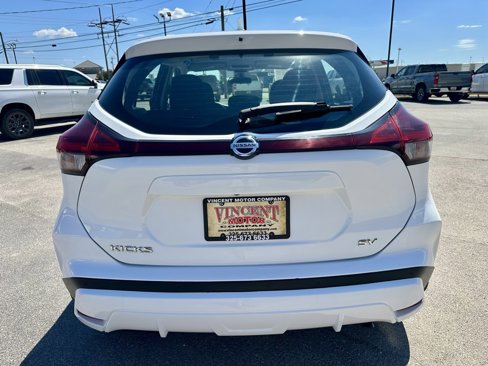 Used 2021 Nissan Kicks SV image 4