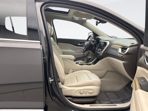 Used 2017 GMC Acadia Denali w/ Technology Package image 18