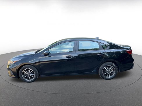 Used 2024 Kia Forte LXS image 8