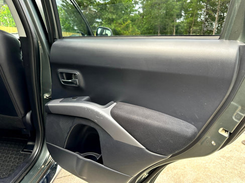 Used 2009 Mitsubishi Outlander SE image 27