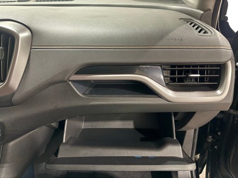 Used 2023 GMC Terrain AT4 image 28