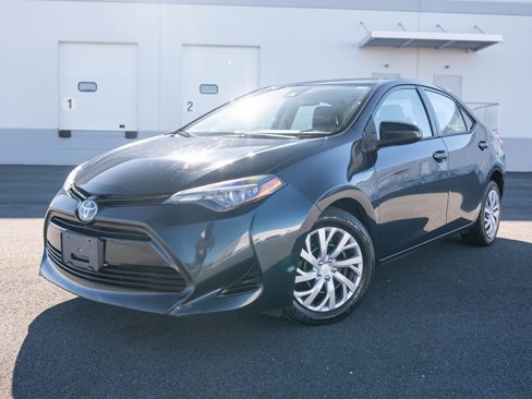 Used 2018 Toyota Corolla LE image 1