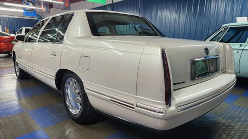 Used 1999 Cadillac De Ville Concours image 4