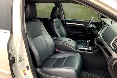 Used 2018 Toyota Highlander XLE image 29
