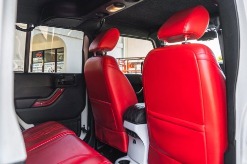 Used 2017 Jeep Wrangler Unlimited Sahara w/ Connectivity Group image 26