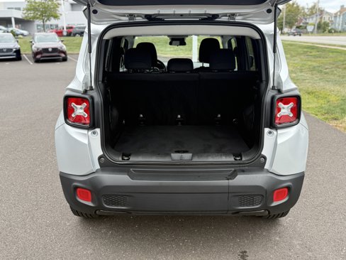 Used 2018 Jeep Renegade Altitude image 12