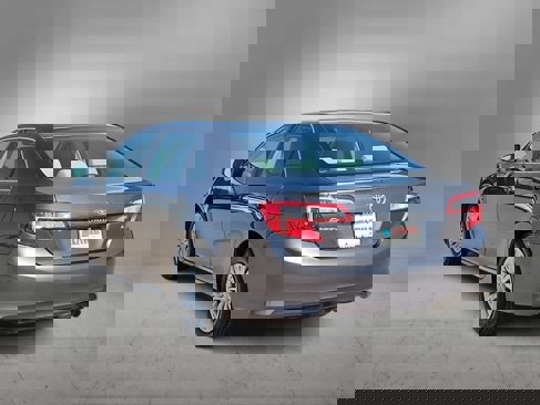 Used 2014 Toyota Camry L image 6