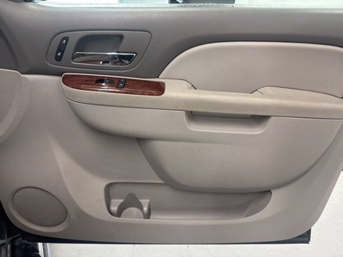 Used 2013 Chevrolet Suburban LT w/ Texas Edition image 27