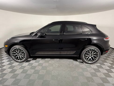 Certified 2021 Porsche Macan S image 2