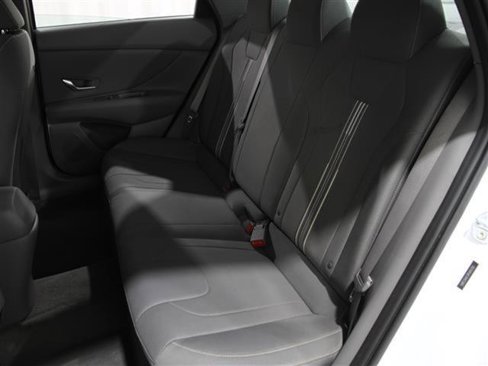 Certified 2023 Hyundai Elantra SEL w/ Convenience Package image 18