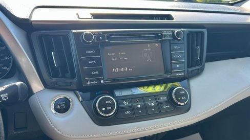 Used 2018 Toyota RAV4 XLE image 18