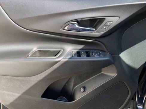Used 2020 Chevrolet Equinox LT image 10
