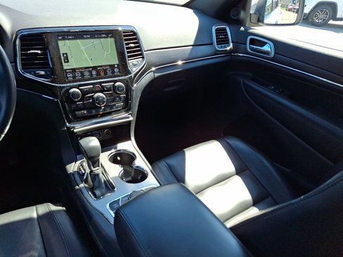 Used 2022 Jeep Grand Cherokee Limited image 16