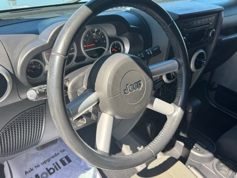 Used 2010 Jeep Wrangler Unlimited Sahara image 14