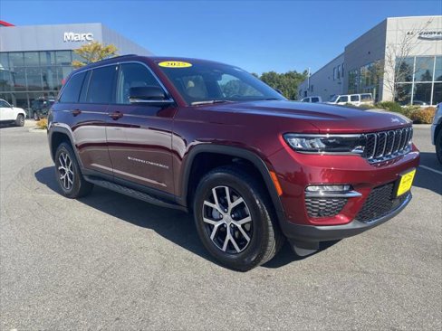 Certified 2025 Jeep Grand Cherokee Limited w/ Luxury Tech Group II image 1